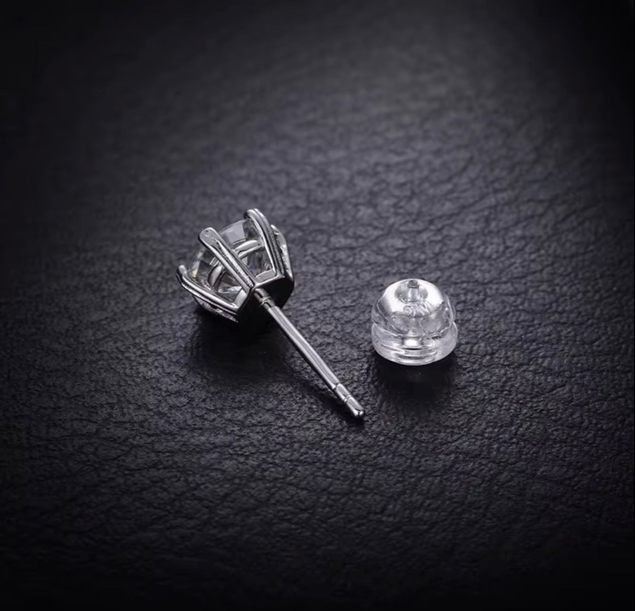VVS Stud Earrings